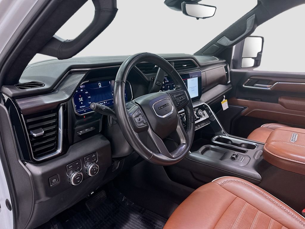 Used 2024 GMC Sierra 2500 Denali Ultimate w/ Max Trailering Package image 9