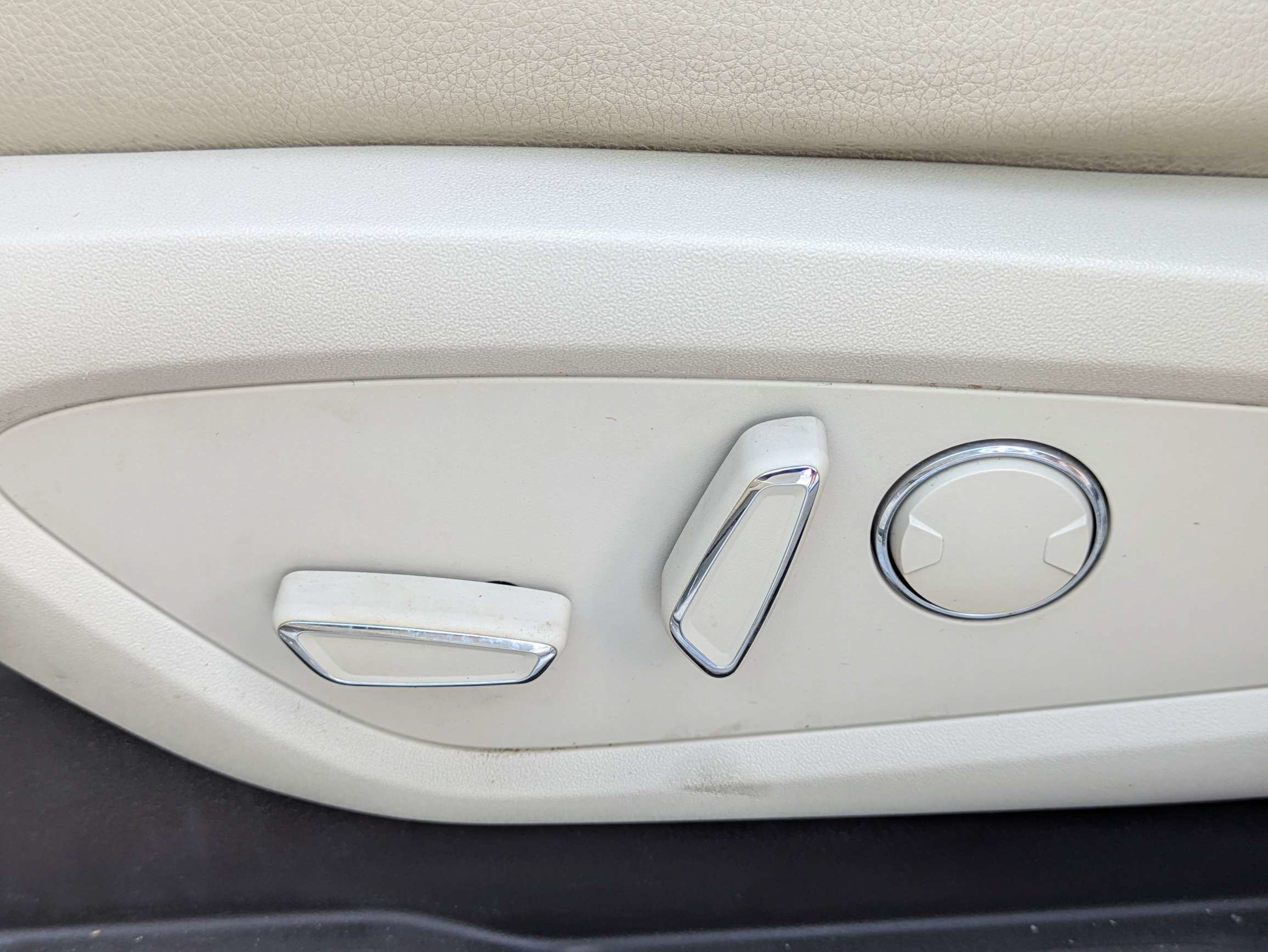 Used 2017 Lincoln MKC Premiere FWD image 20
