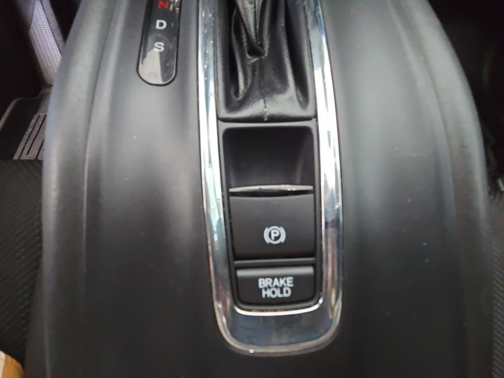 Used 2017 Honda HR-V EX image 29