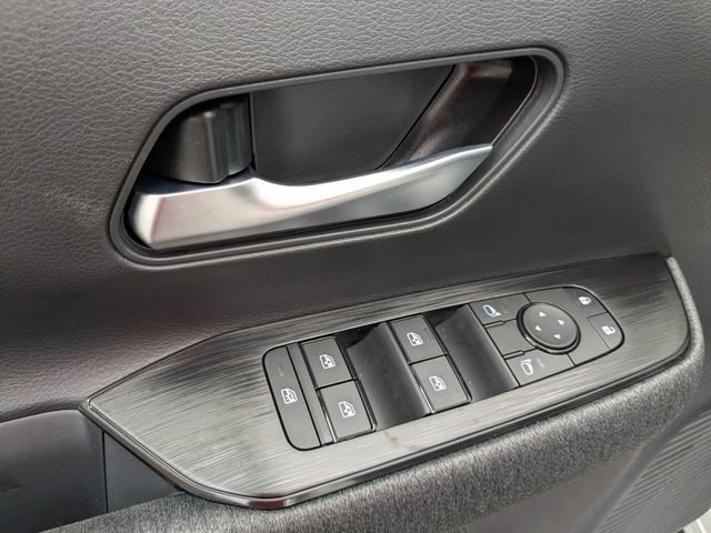 New 2026 Nissan Kicks SV w/ Cold Weather Package FWD image 12