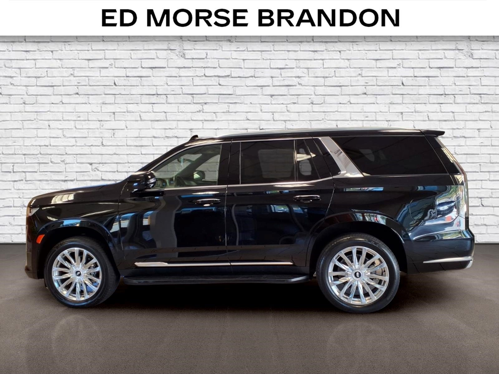 Certified 2023 Cadillac Escalade Premium Luxury RWD image 2