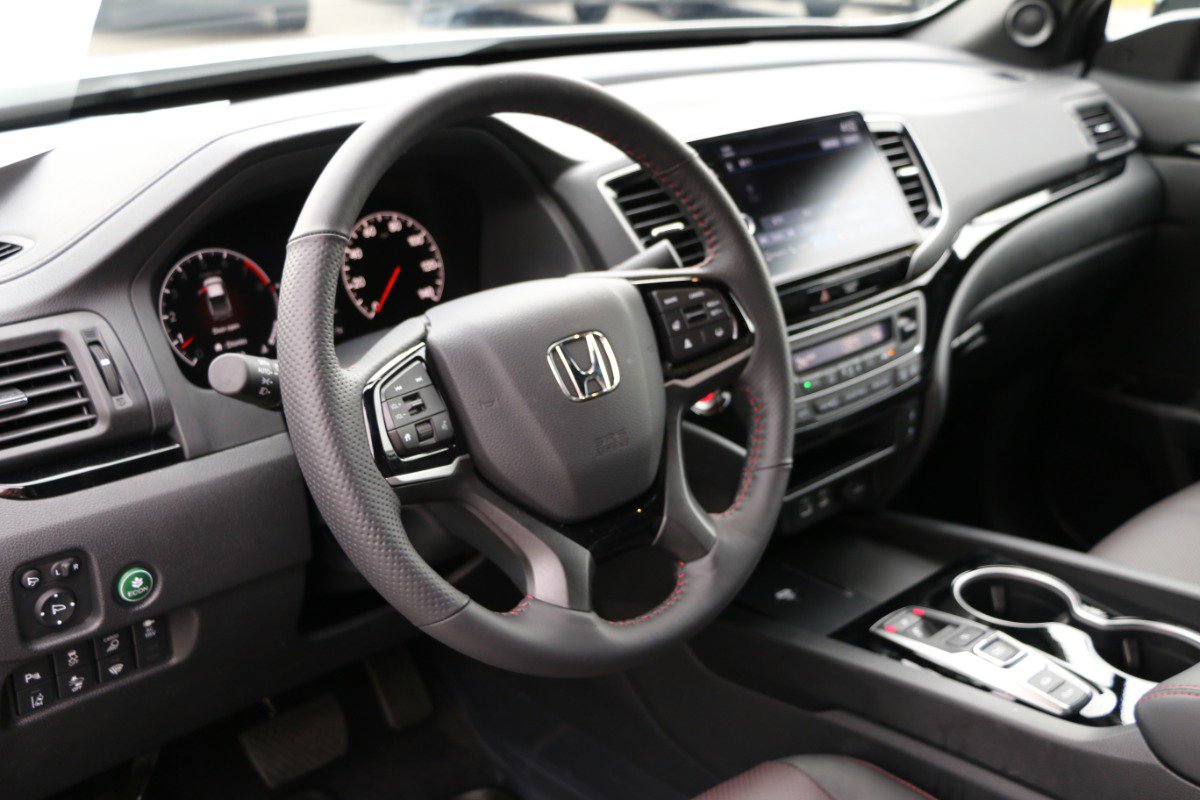 Used 2025 Honda Ridgeline Black Edition image 18