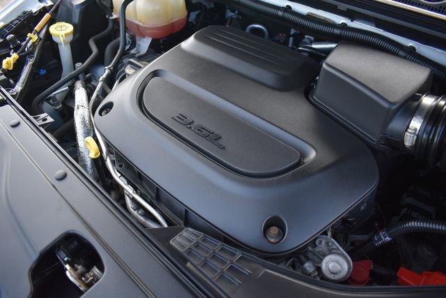 Used 2019 Chrysler Pacifica Touring Plus w/ S Appearance Package FWD image 38