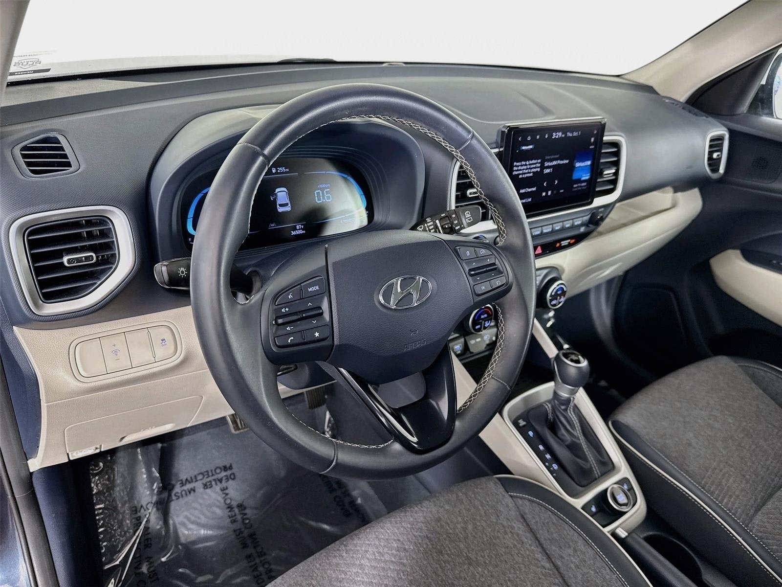 Used 2023 Hyundai Venue Limited w/ Cargo Package FWD image 10