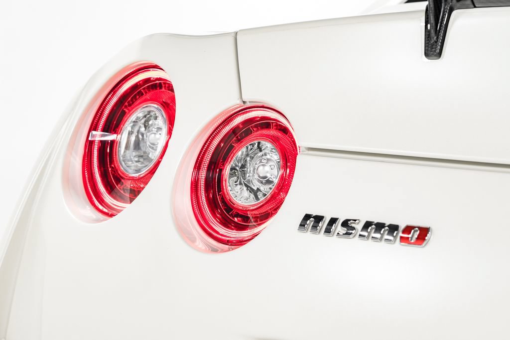 Used 2016 Nissan GT-R NISMO AWD/4WD image 48