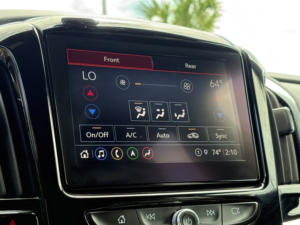 Used 2023 Chevrolet Traverse RS AWD/4WD image 32