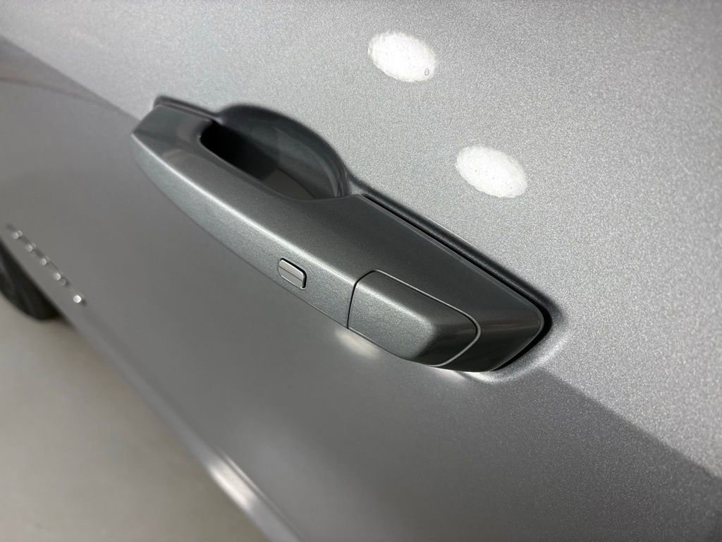 Used 2025 GMC Acadia Elevation image 12