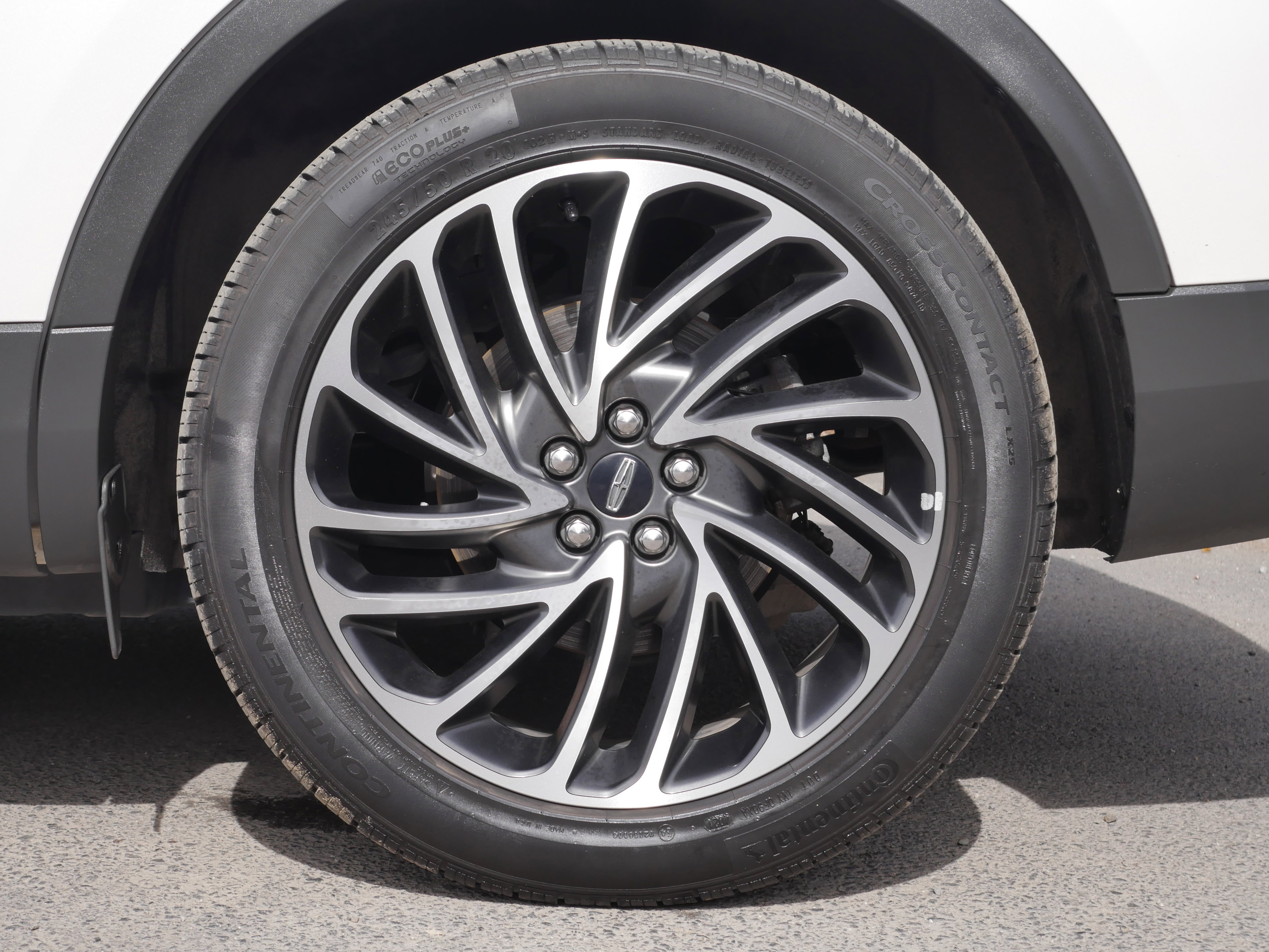 Used 2019 Lincoln Nautilus Reserve image 4