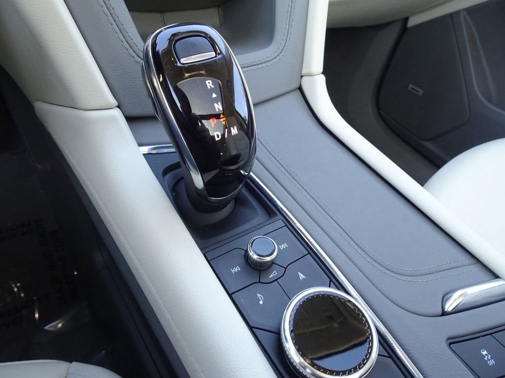 Certified 2024 Cadillac XT6 Premium Luxury image 18