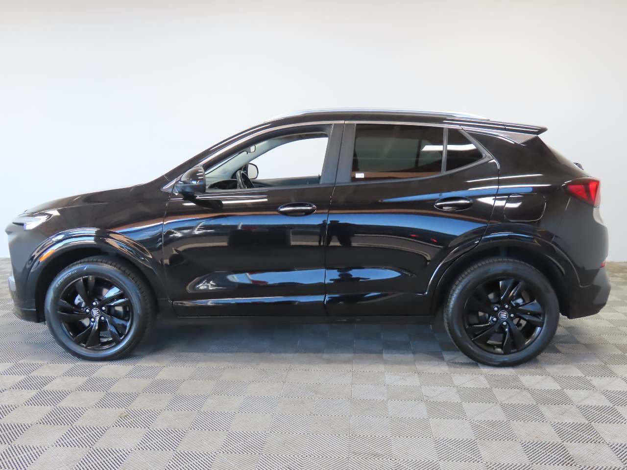 Used 2024 Buick Encore GX Sport Touring image 5