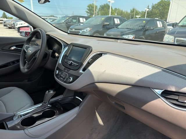 Used 2016 Chevrolet Malibu LT FWD image 20