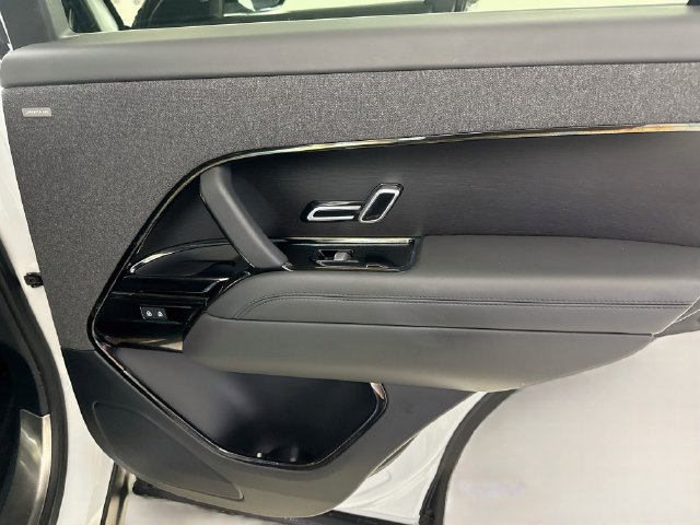 Used 2023 Land Rover Range Rover Sport SE AWD/4WD image 27