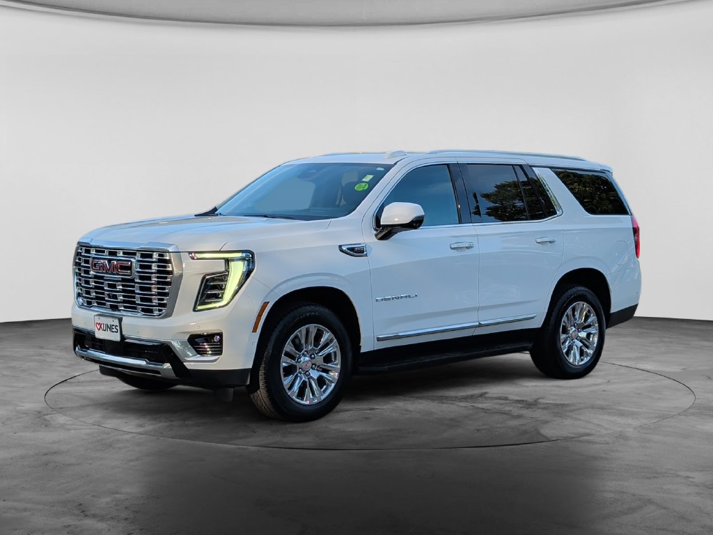 Used 2025 GMC Yukon Denali AWD/4WD image 3