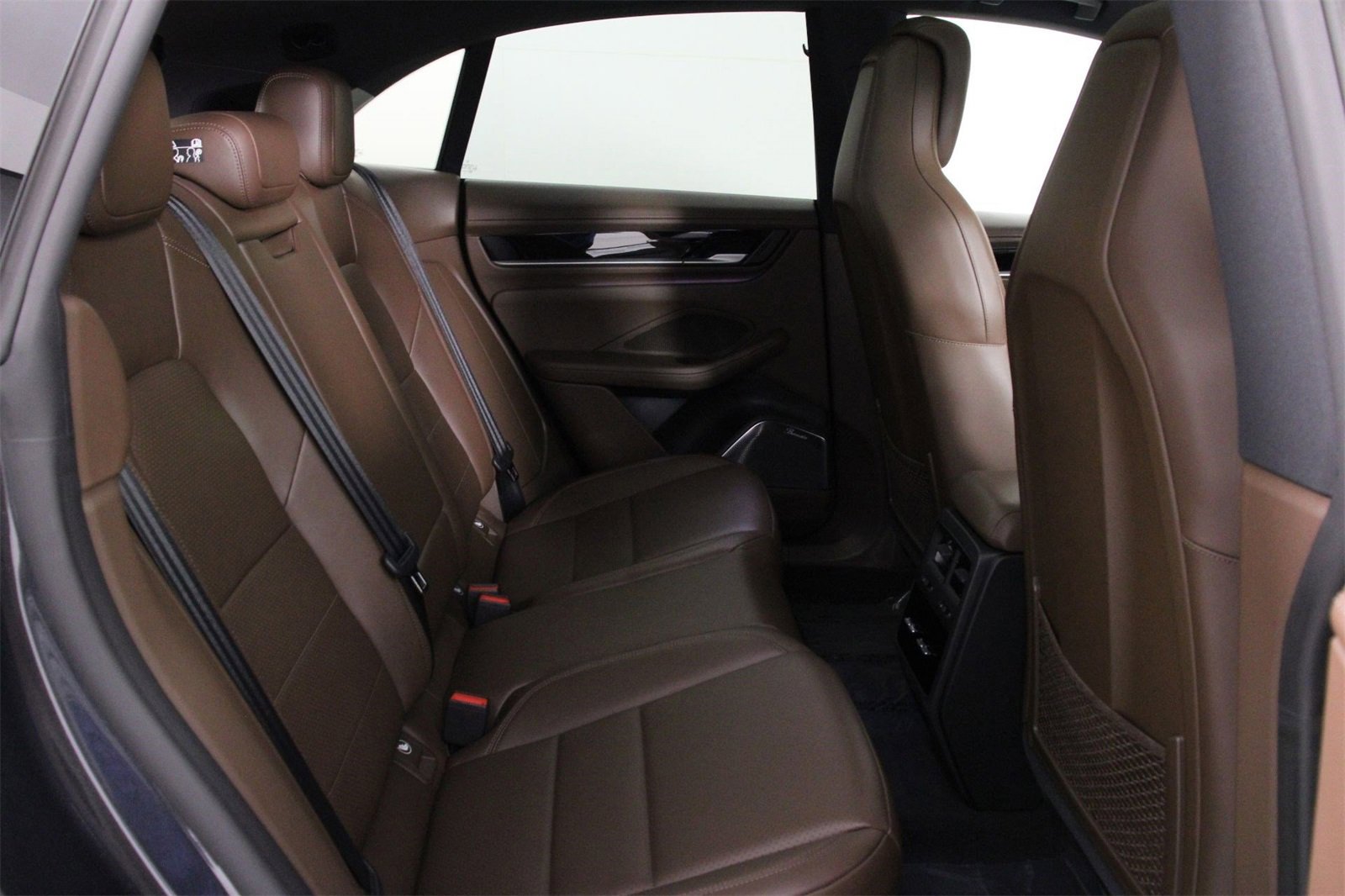 Used 2025 Porsche Macan 4 Electric image 30