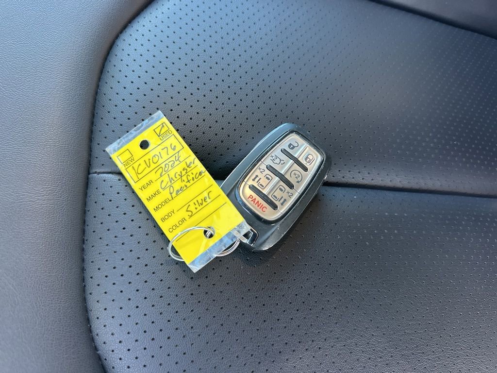 Used 2024 Chrysler Pacifica Touring-L image 34