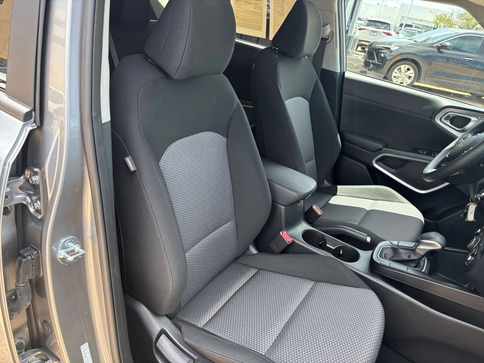 Used 2025 Kia Soul LX w/ LX Technology Package FWD image 29