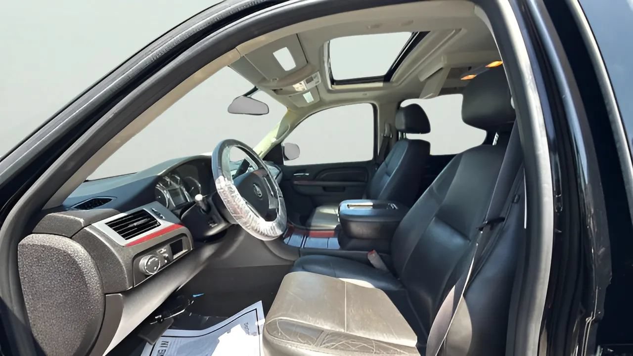 Used 2012 Cadillac Escalade EXT Premium AWD/4WD image 16