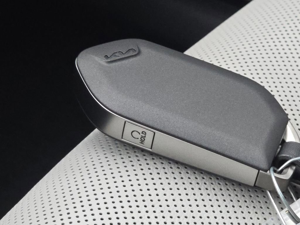 New 2026 Kia Sportage EX image 32