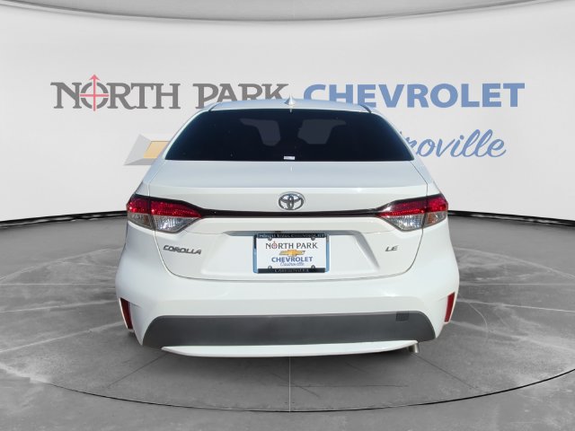 Used 2022 Toyota Corolla LE FWD image 4