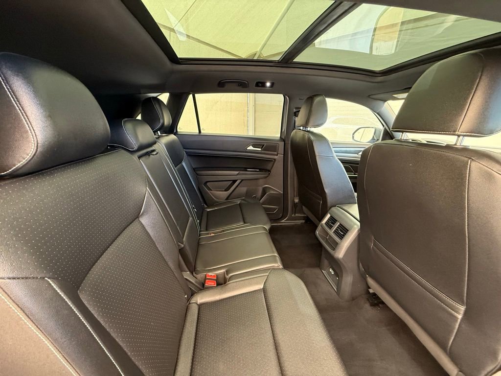 Used 2020 Volkswagen Atlas Cross Sport SEL R-Line AWD/4WD image 21