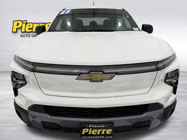 Used 2025 Chevrolet Silverado EV LT image 9