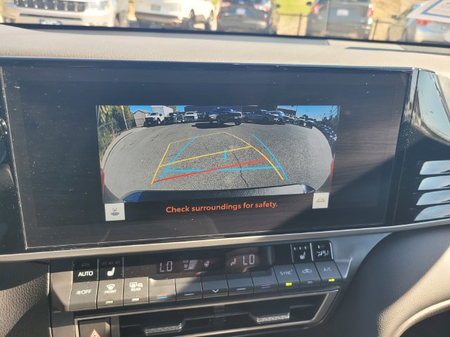 Used 2025 Toyota Camry XSE FWD image 21