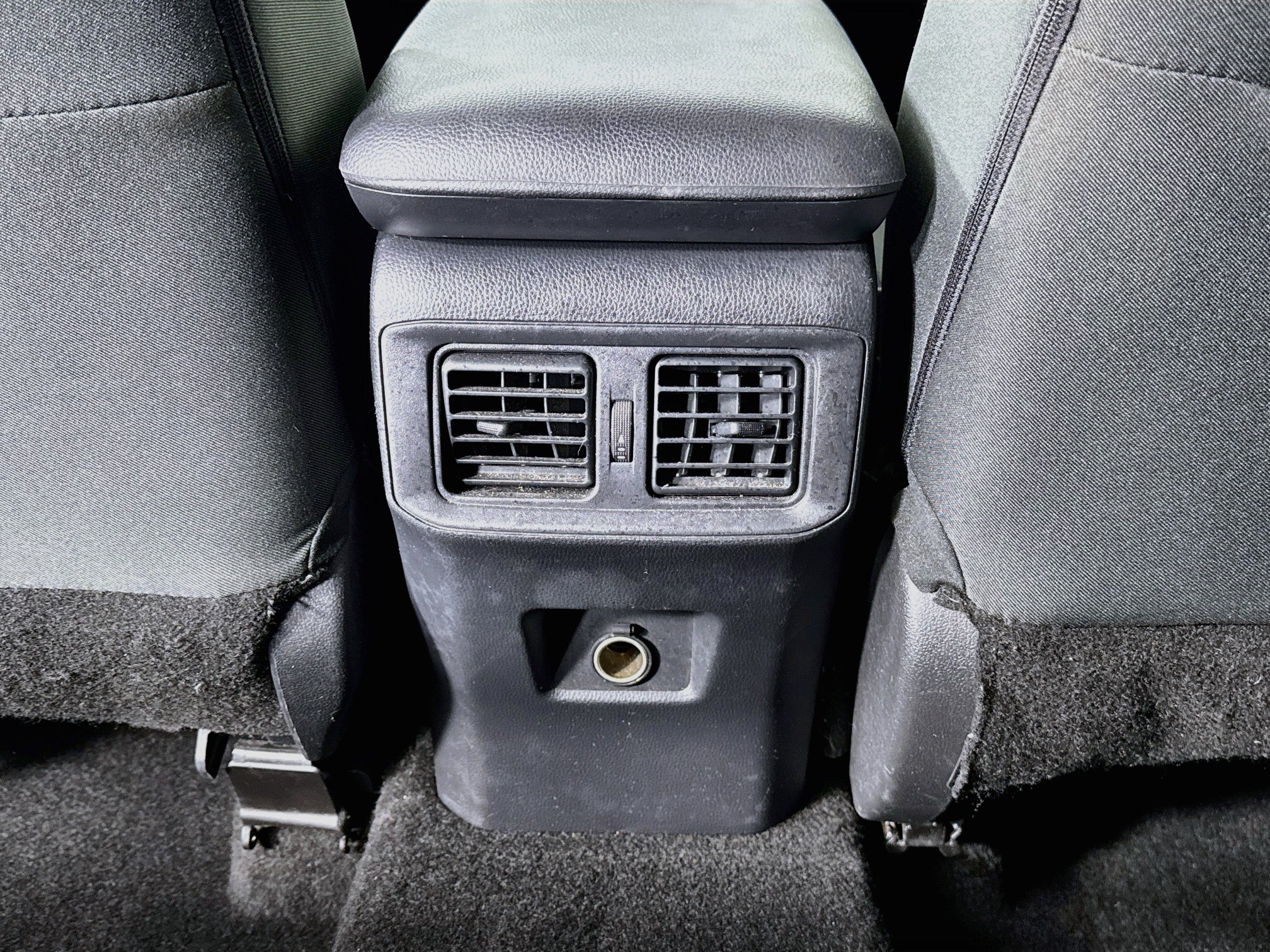 Certified 2025 Toyota RAV4 LE AWD/4WD image 24