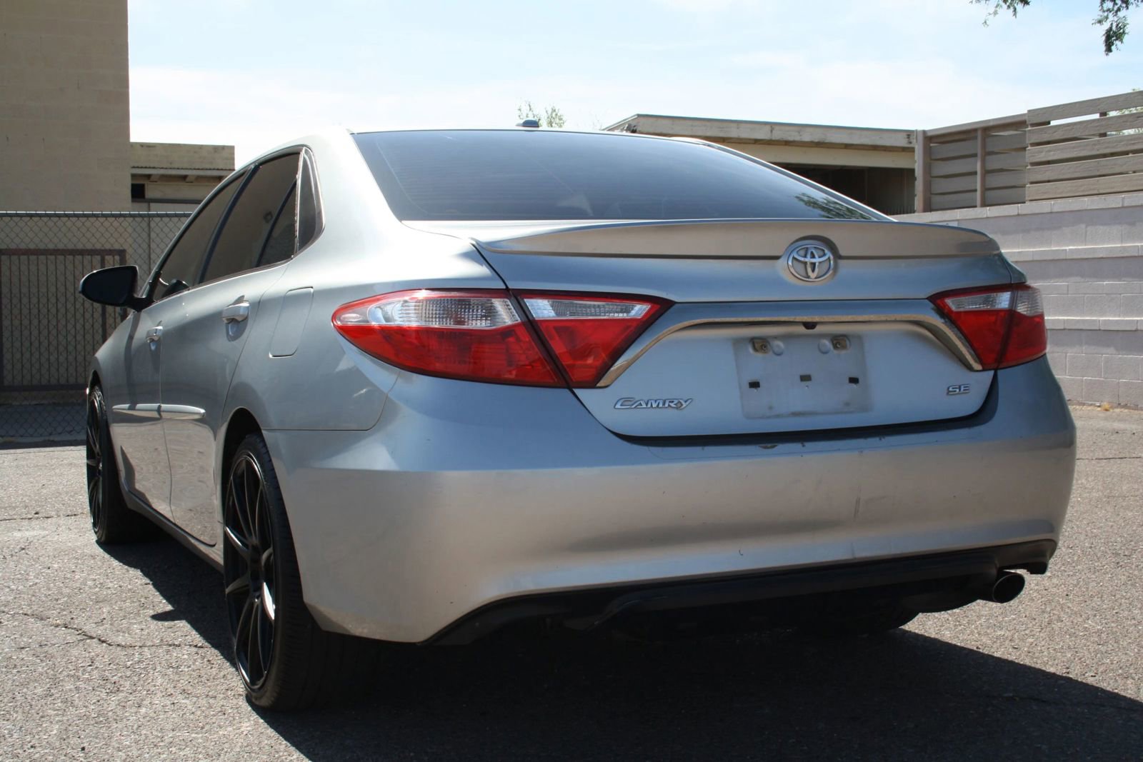 Used 2015 Toyota Camry SE FWD image 5