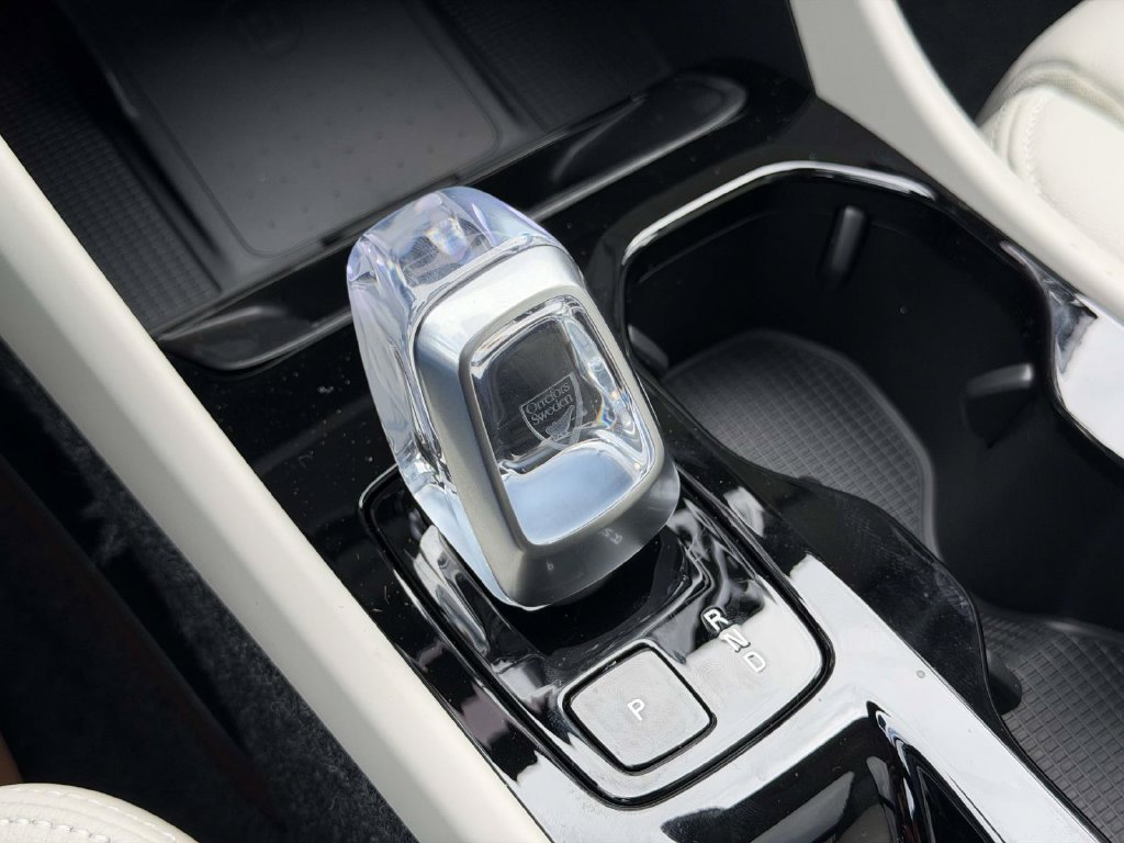 New 2026 Volvo XC40 B5 Plus w/ Protection Package Premier AWD/4WD image 6