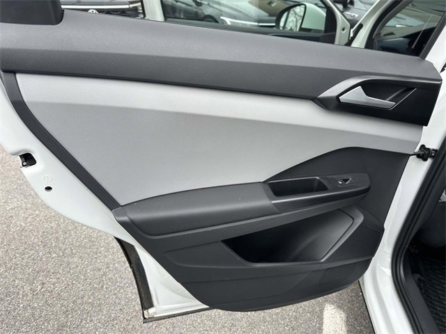 Certified 2022 Volkswagen Taos SE w/ Panoramic Sunroof Package image 18