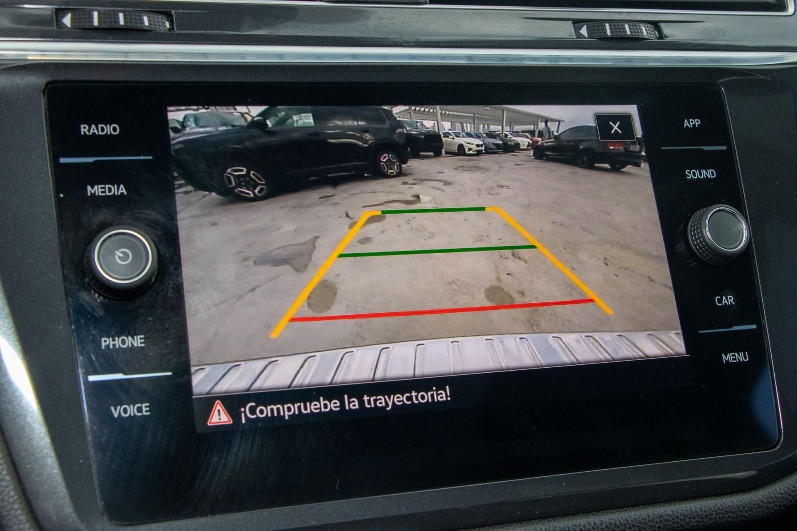 Used 2024 Volkswagen Tiguan SE R-Line FWD image 31