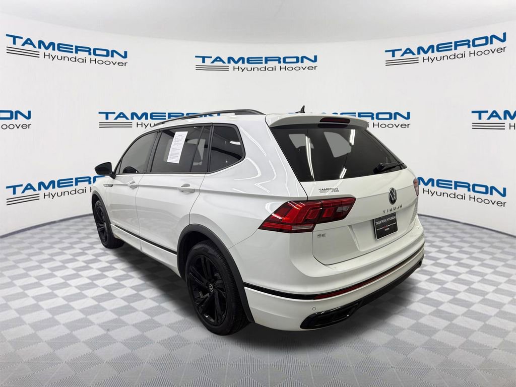 Used 2024 Volkswagen Tiguan SE R-Line FWD image 3