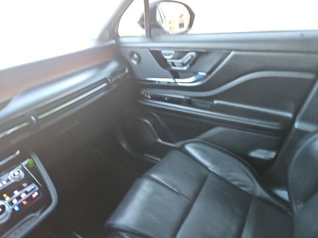 Used 2020 Lincoln Corsair Reserve w/ Equipment Group 202A image 23