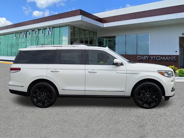Certified 2023 Lincoln Navigator Reserve RWD image 3