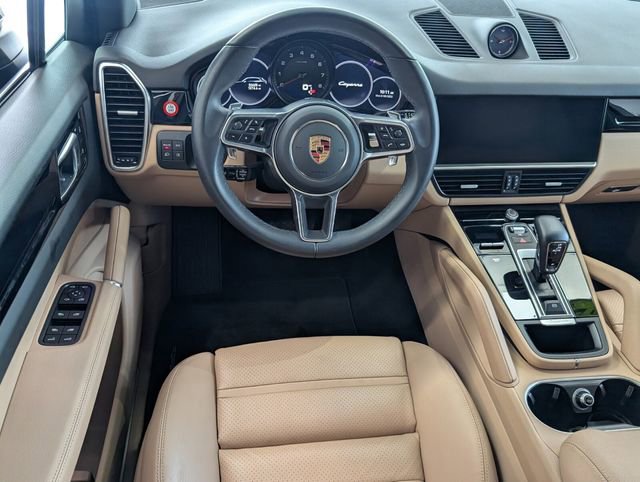 Used 2023 Porsche Cayenne AWD/4WD image 8