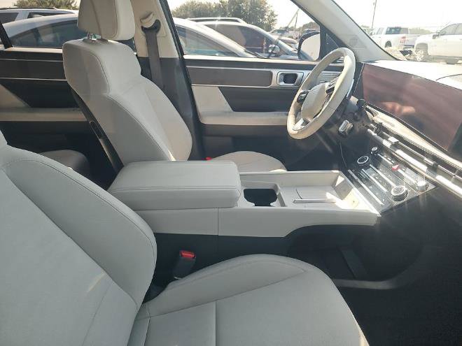 Used 2026 Hyundai Santa Fe SE FWD image 9