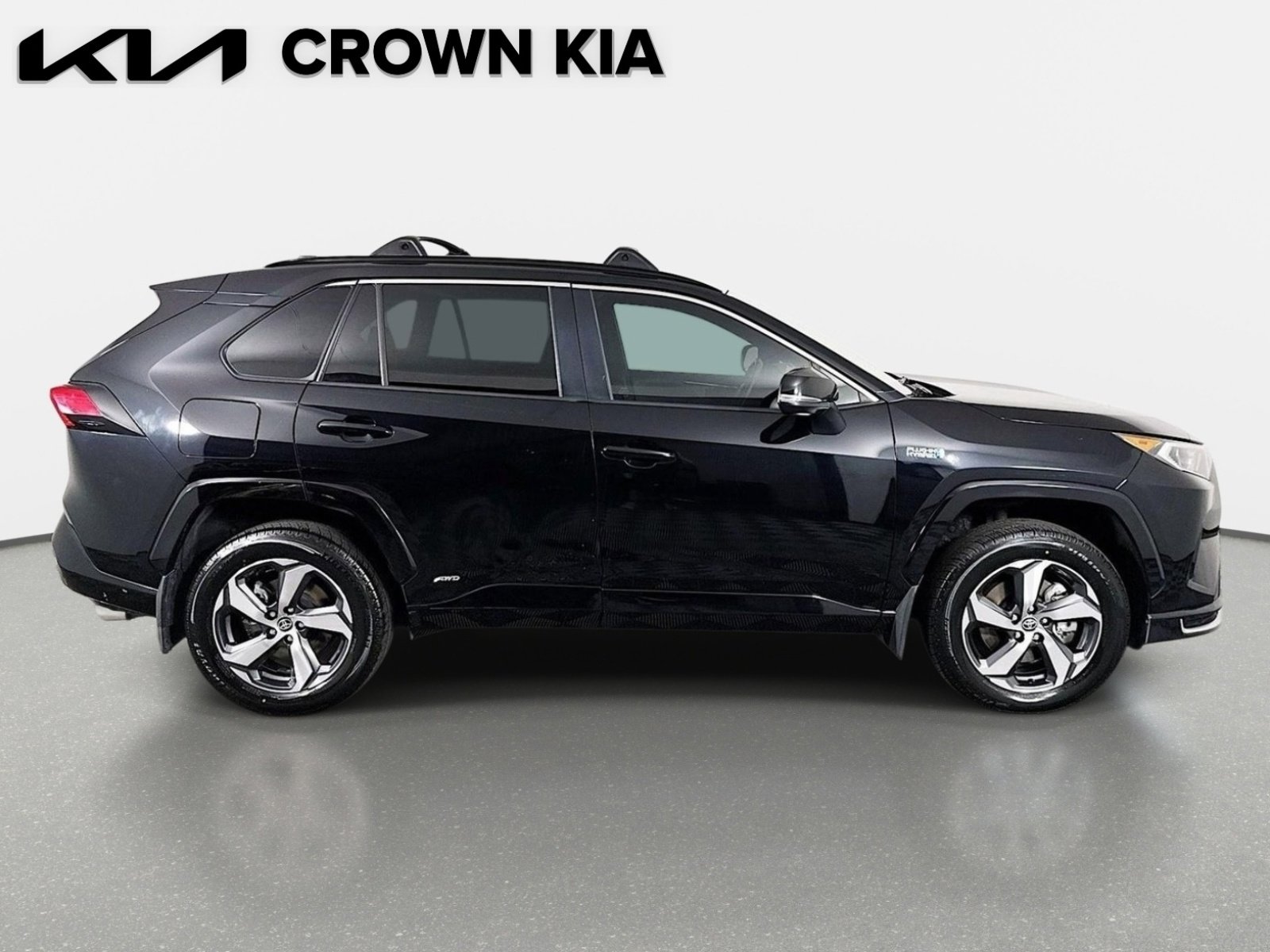 Used 2021 Toyota RAV4 SE w/ Weather & Moonroof Package AWD/4WD image 5