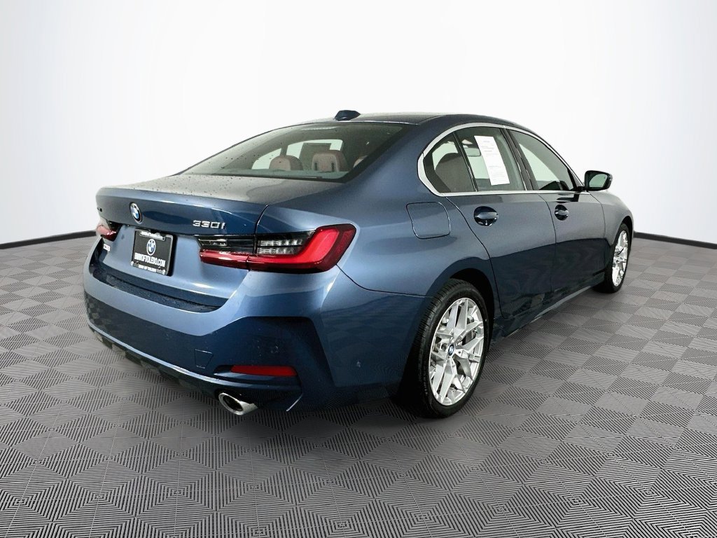 Used 2025 BMW 330i xDrive Sedan w/ Premium Package AWD/4WD image 9