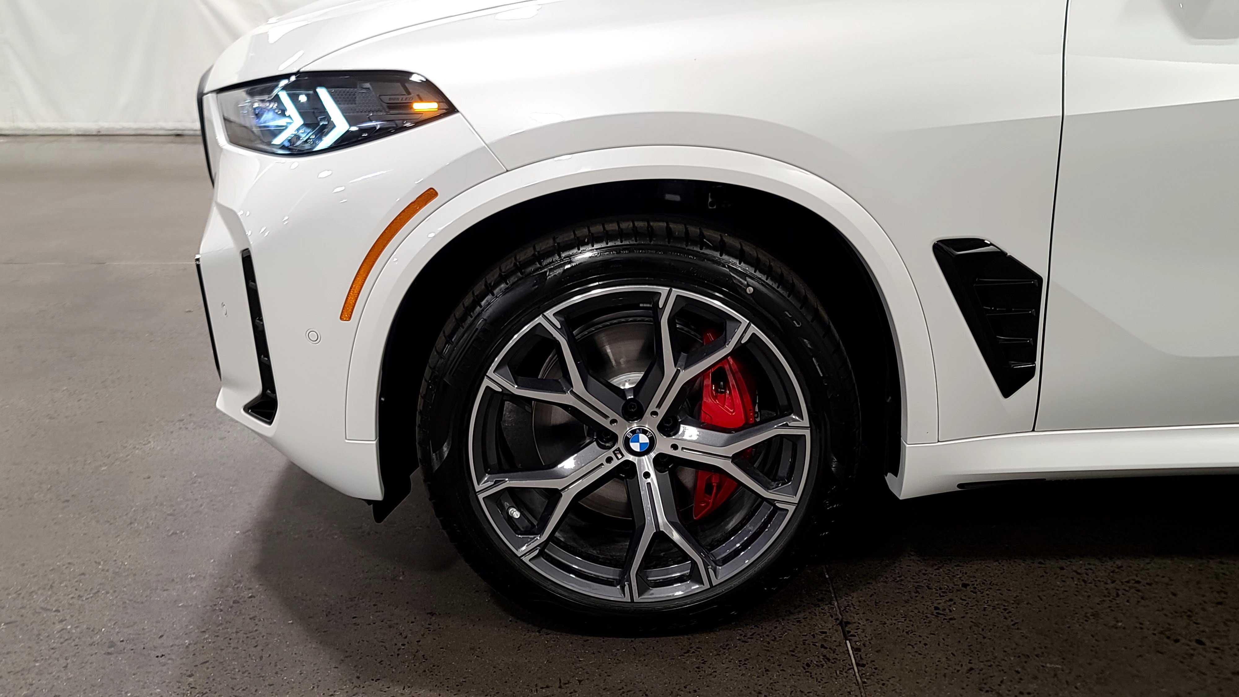 Used 2026 BMW X5 xDrive40i w/ M Sport Package AWD/4WD image 10