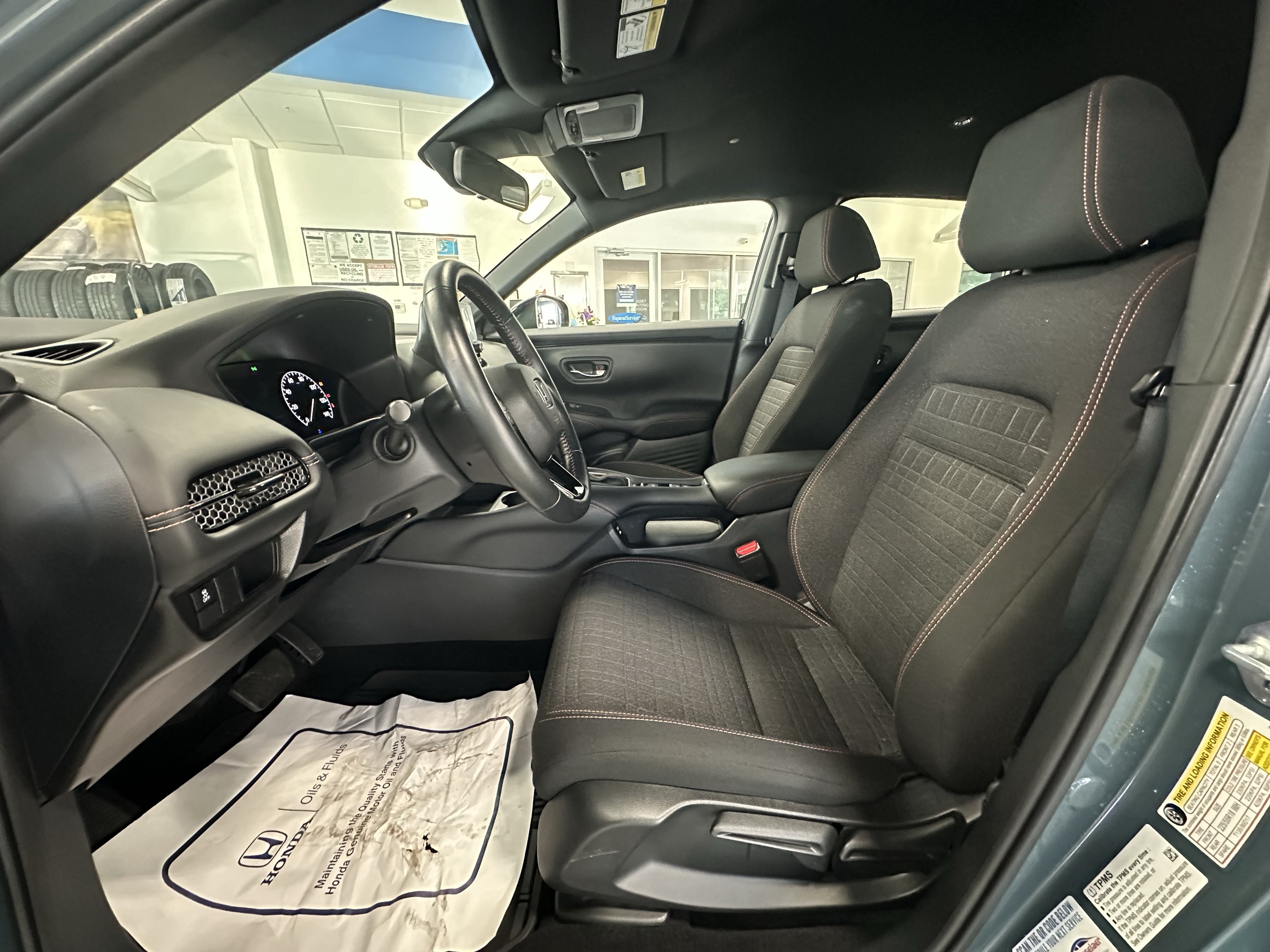 Used 2025 Honda HR-V Sport image 9