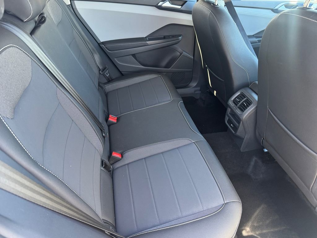 Used 2024 Volkswagen Taos SE image 19