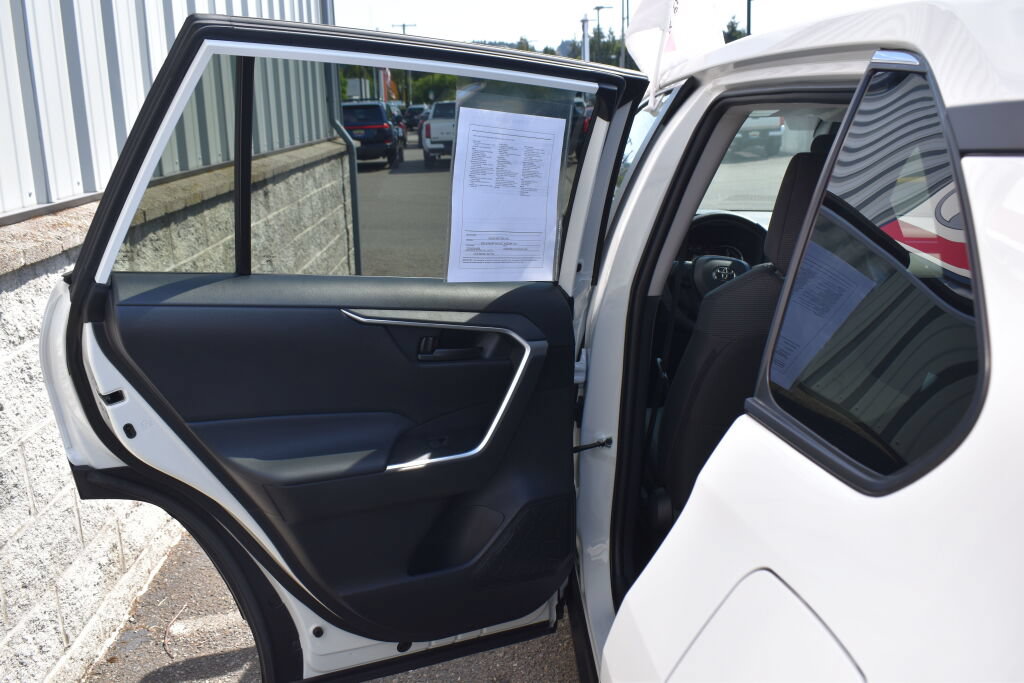 Certified 2025 Toyota RAV4 LE AWD/4WD image 19