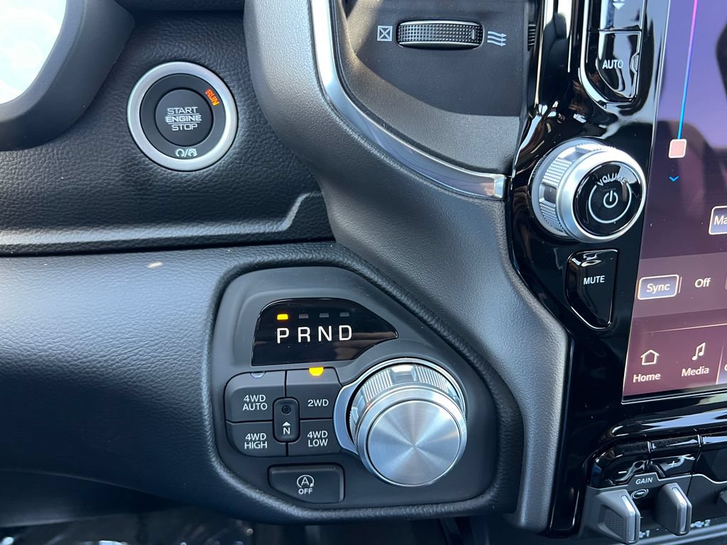 New 2026 RAM 1500 Laramie AWD/4WD image 28