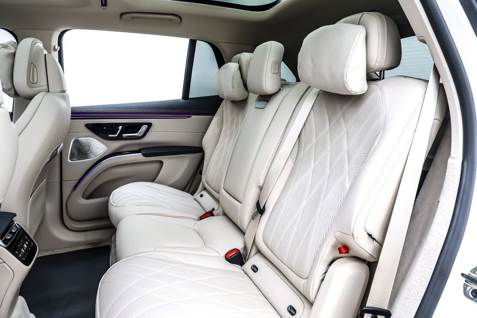 New 2026 Mercedes-Benz EQS 550 4MATIC SUV image 8