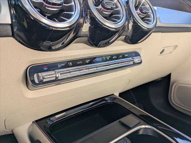 Used 2022 Mercedes-Benz GLB 250 image 14