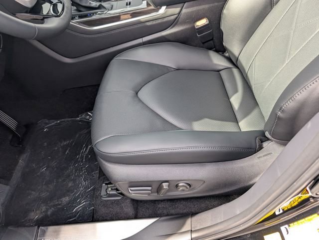 New 2026 Toyota Highlander Platinum image 22