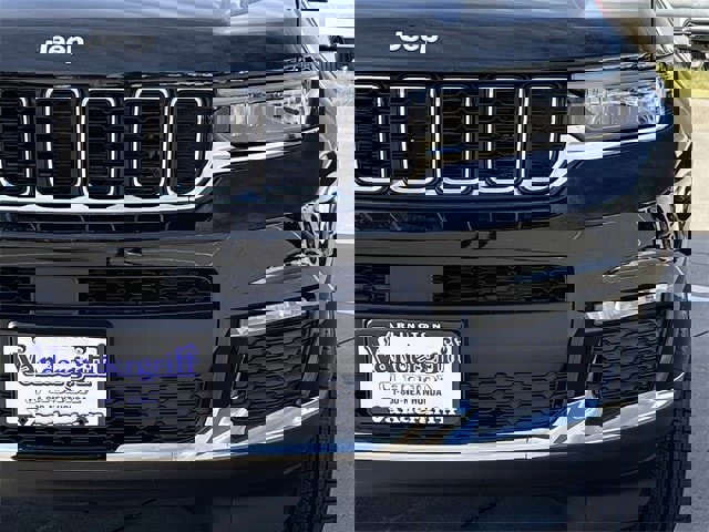 Used 2025 Jeep Grand Cherokee L Limited image 9