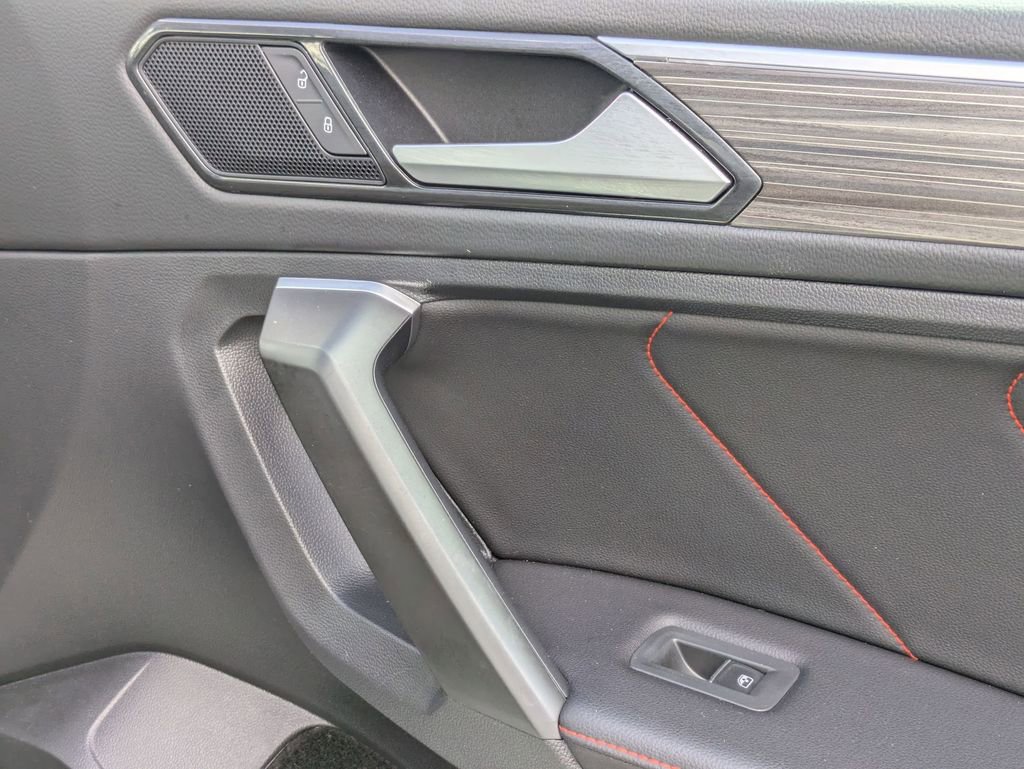 Used 2024 Volkswagen Tiguan Wolfsburg Edition image 33