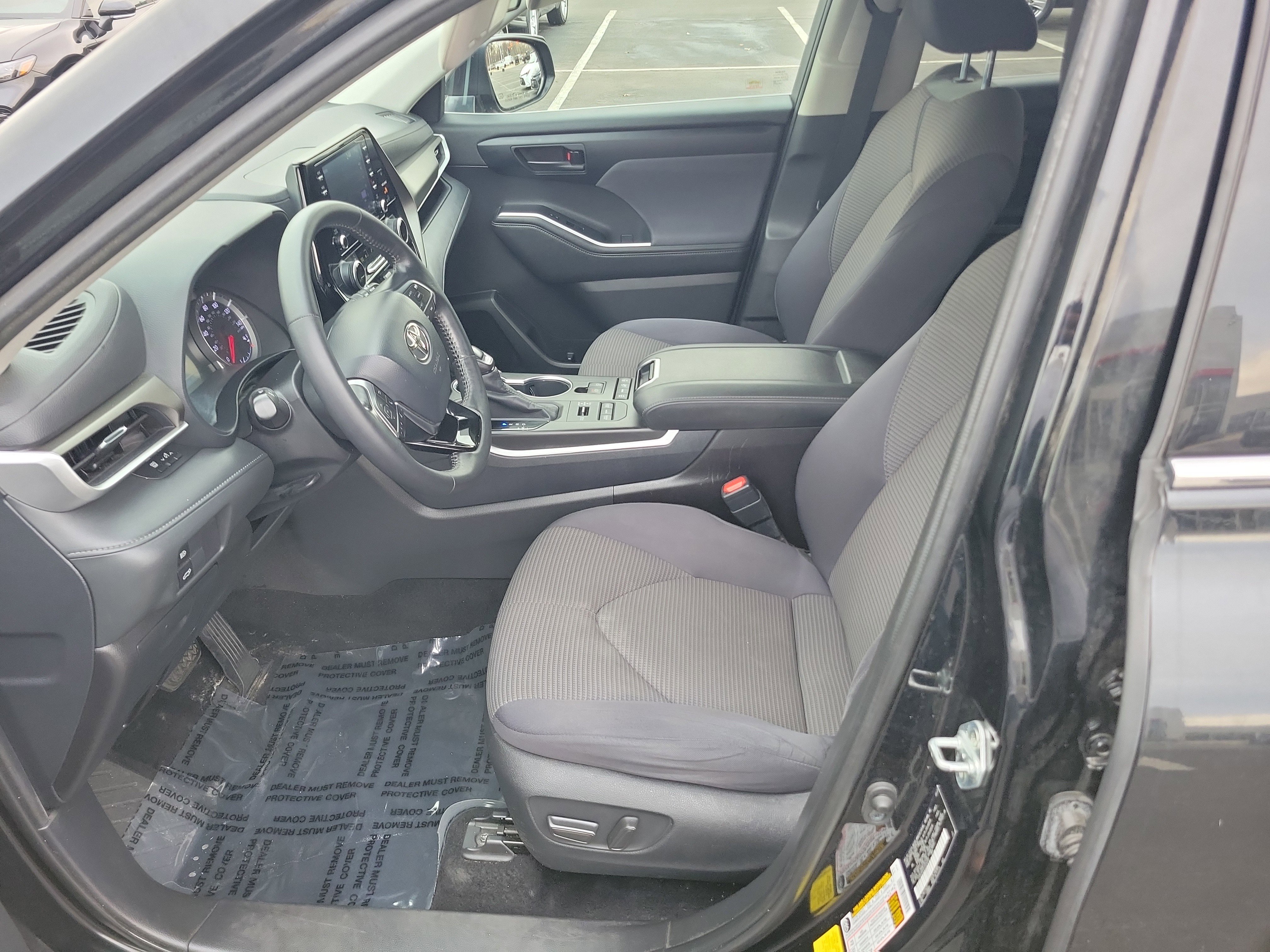 Certified 2020 Toyota Highlander LE image 11