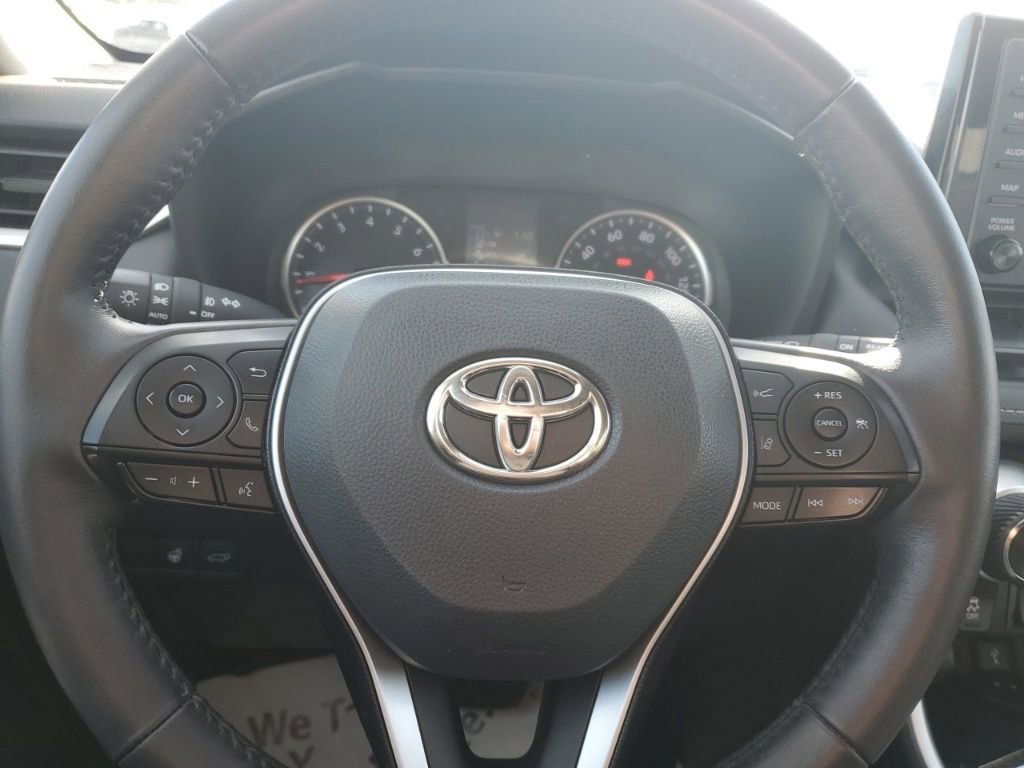 Used 2021 Toyota RAV4 XLE image 15